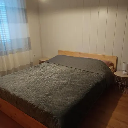Apartment Knezevic Jadranovo
